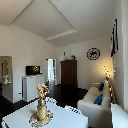 Maison Leone